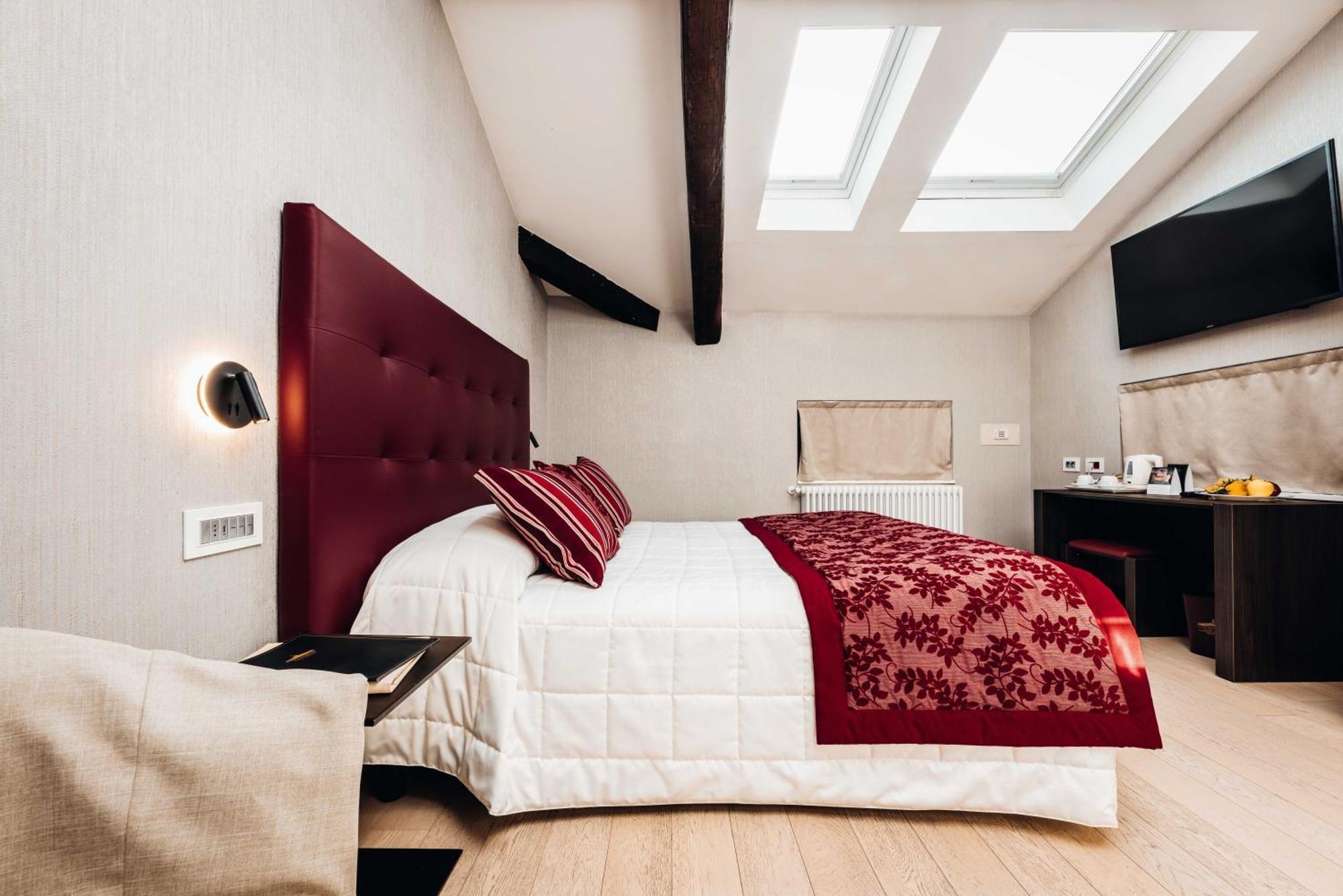 Double Room Attic,1580377813:JPEG